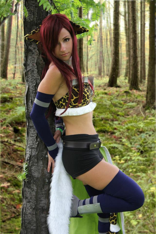 косплей фотография Эрза скарлет в леопардовой броне Erza Scarlet from Fairy Tail Cosplayer Aelynn
